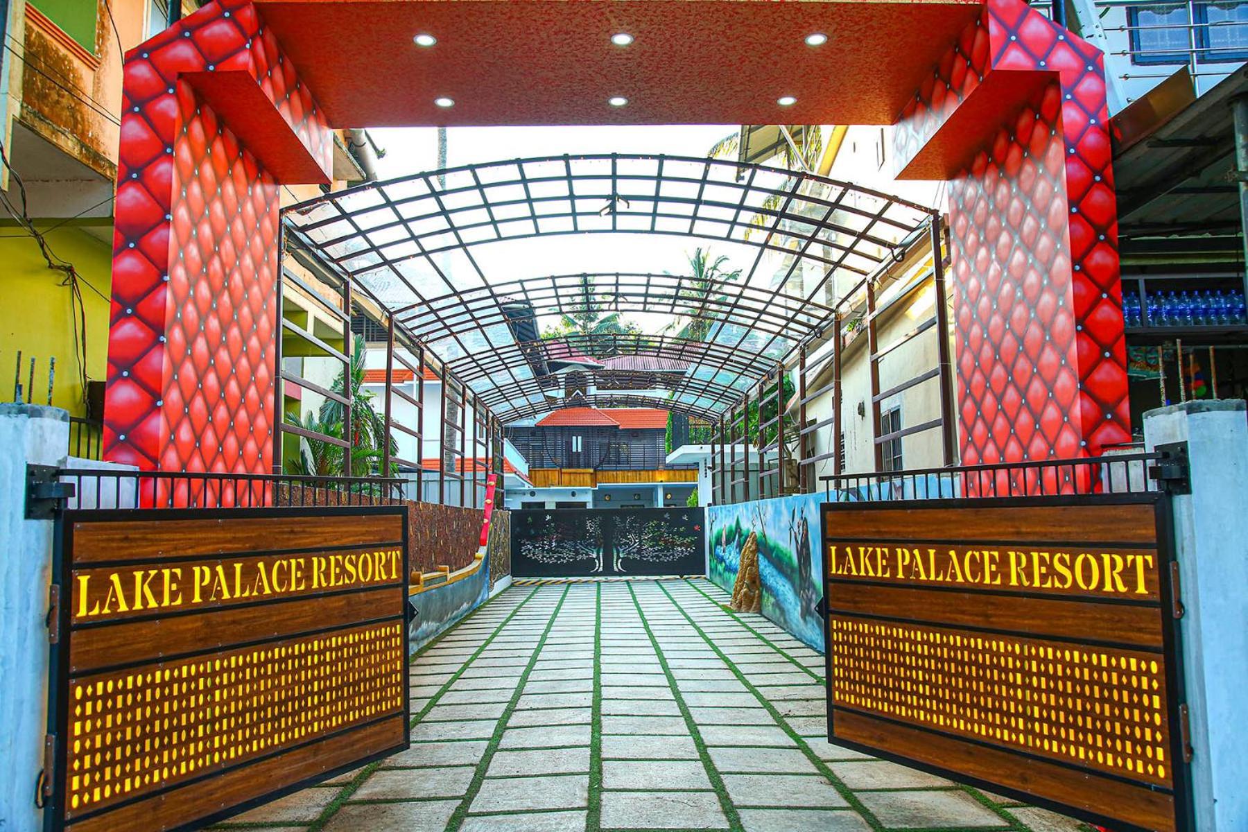 Lake Palace Family Resort Kumarakom Ngoại thất bức ảnh